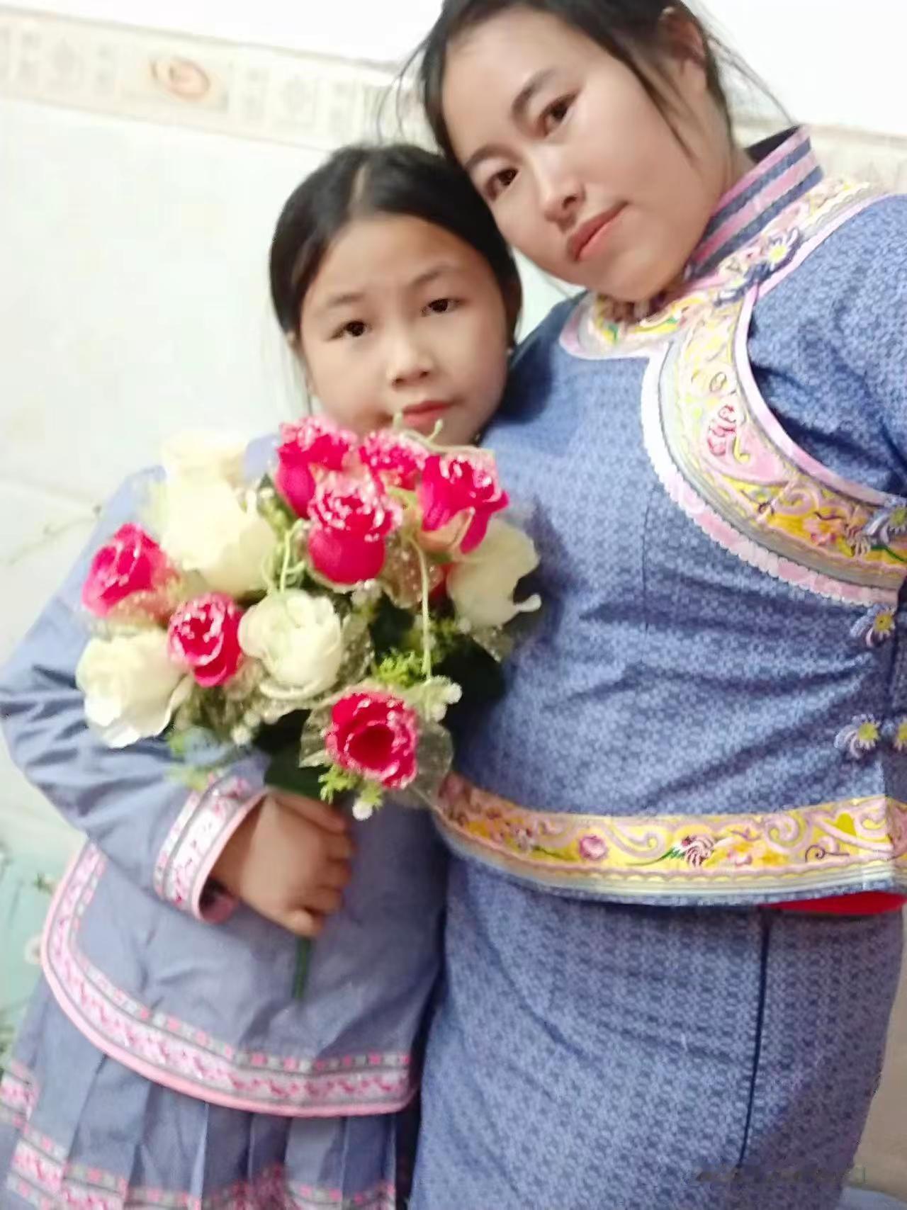 莫名其妙的睡不着，真的好想宝宝们，又怕你们冷了，记得多保暖哦妈妈爱你们哦