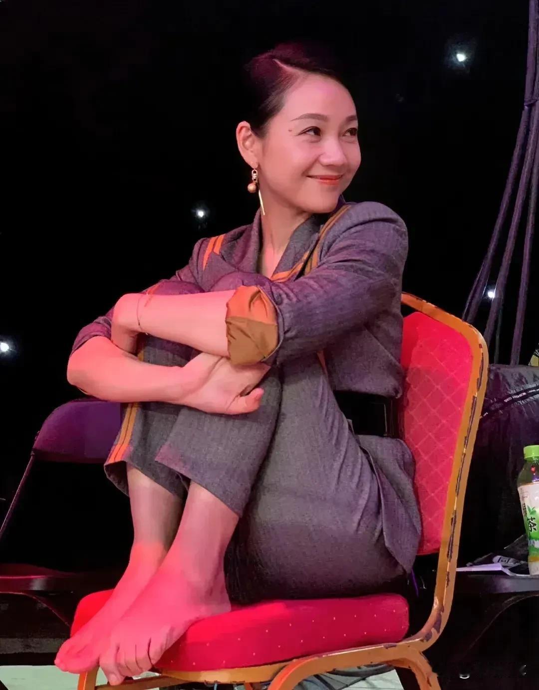 安徽卫视当家花旦，著名主持人，周群说：别看郭德纲现在红的发紫，当年他来我们安徽卫