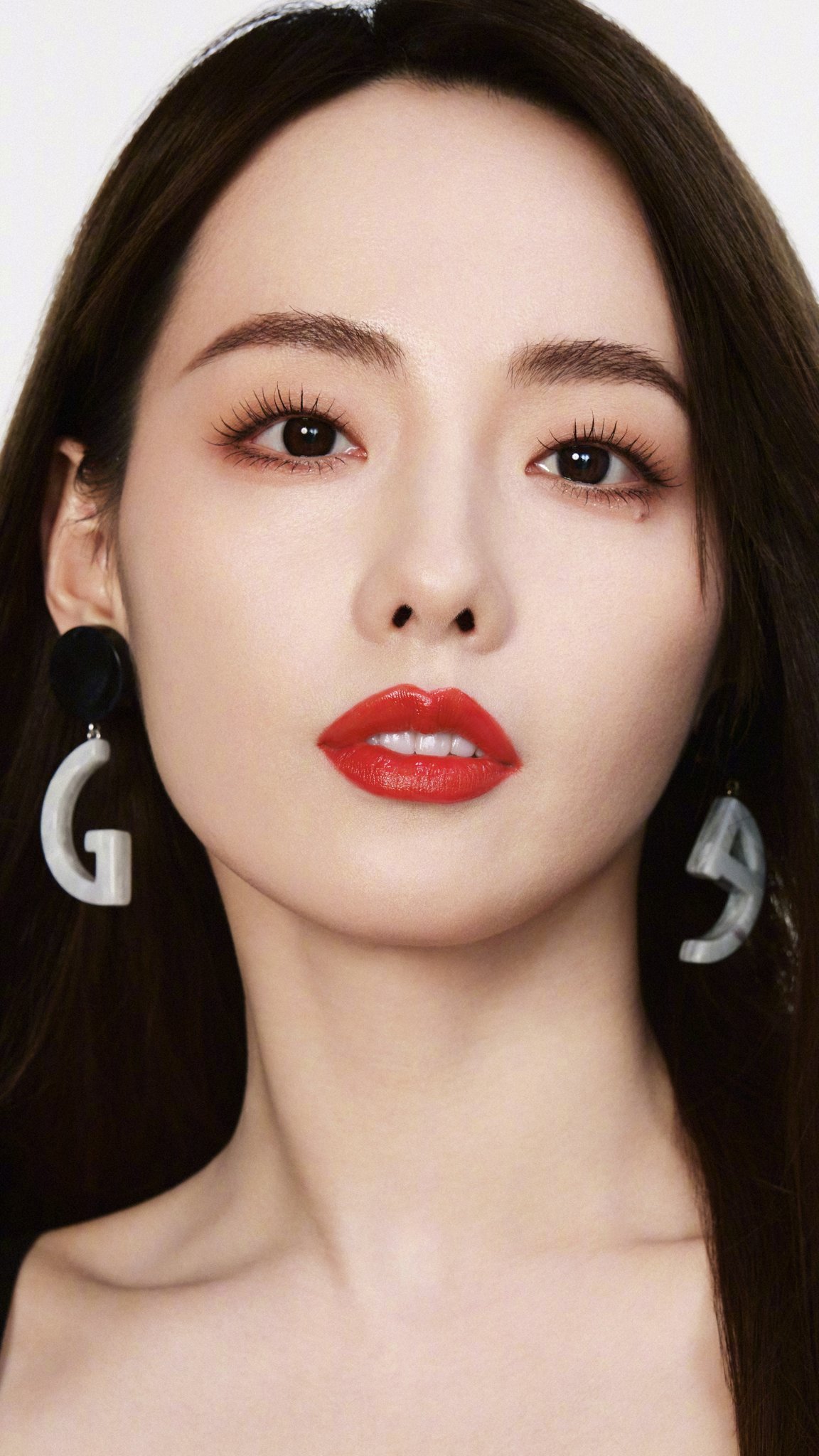 女明星红唇怼脸极限四选一 ​​​