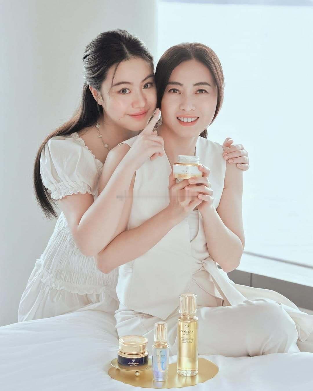 甘比和女儿刘秀桦拍广告 ​​​