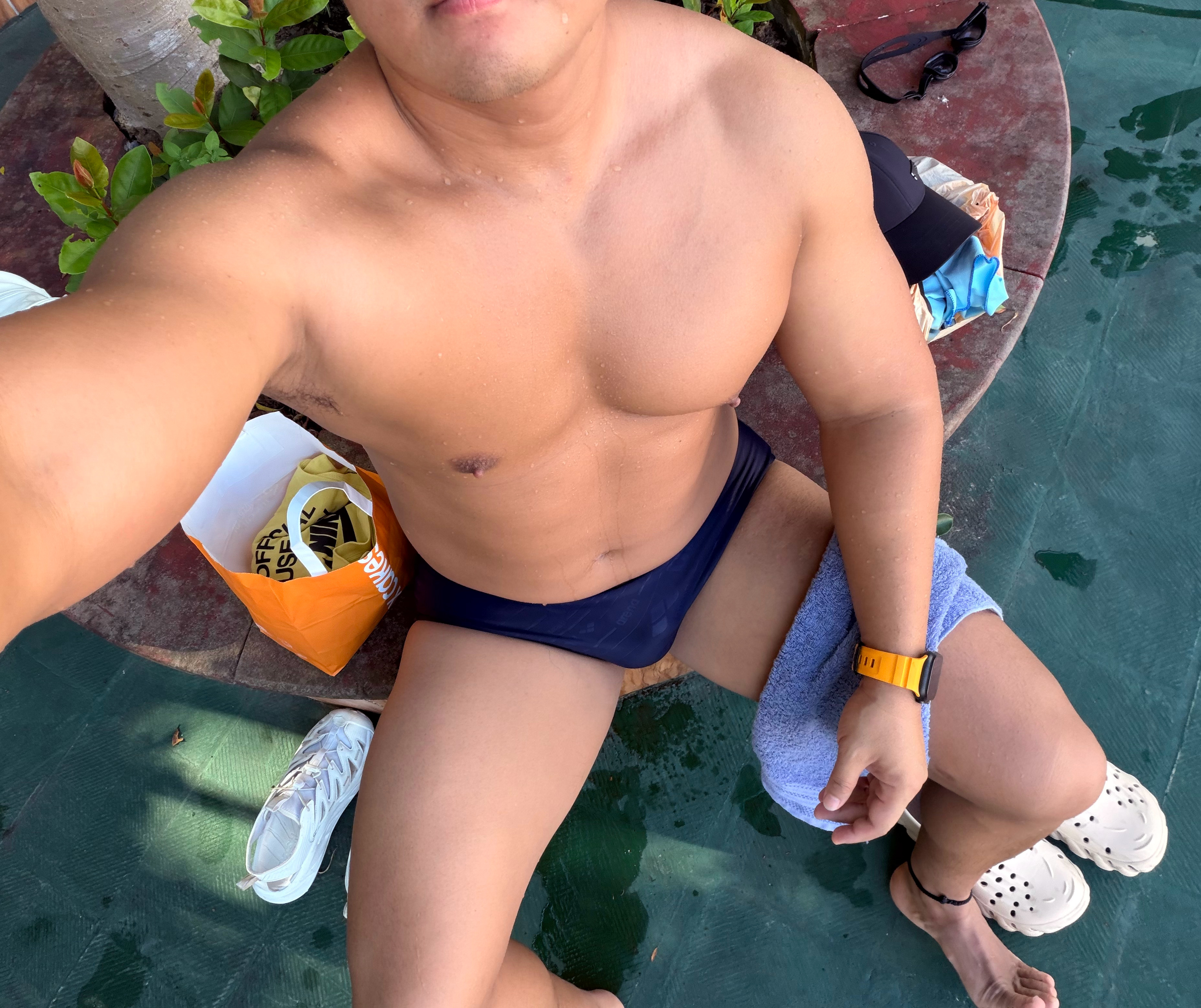 很久没游，下水酝酿了一会儿才找到感觉游起来😬 深圳·罗湖体育中心