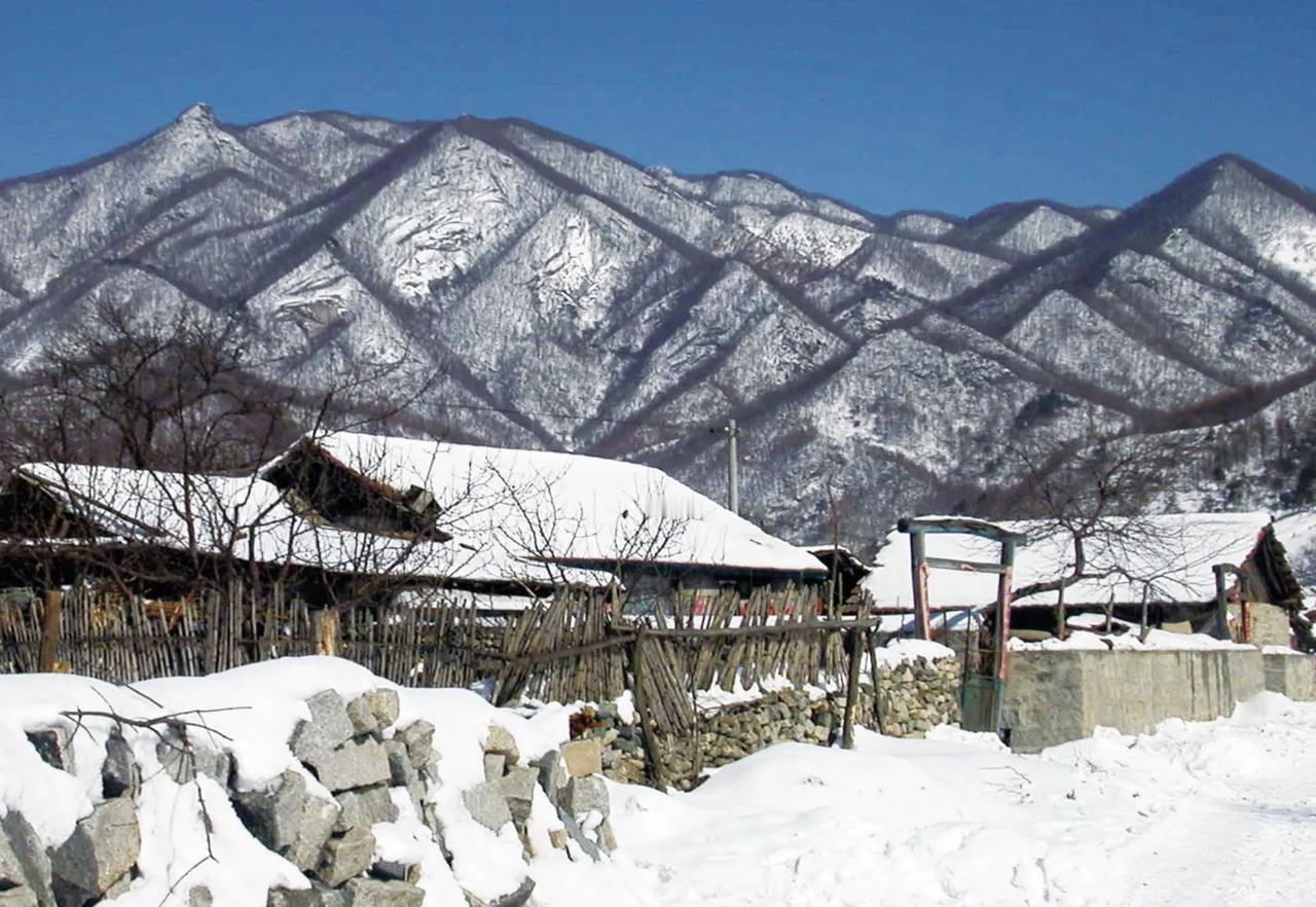 【于朝暮间淡看烟火流年，于甘苦间体味人世冷暖】
        “于朝暮间淡看烟