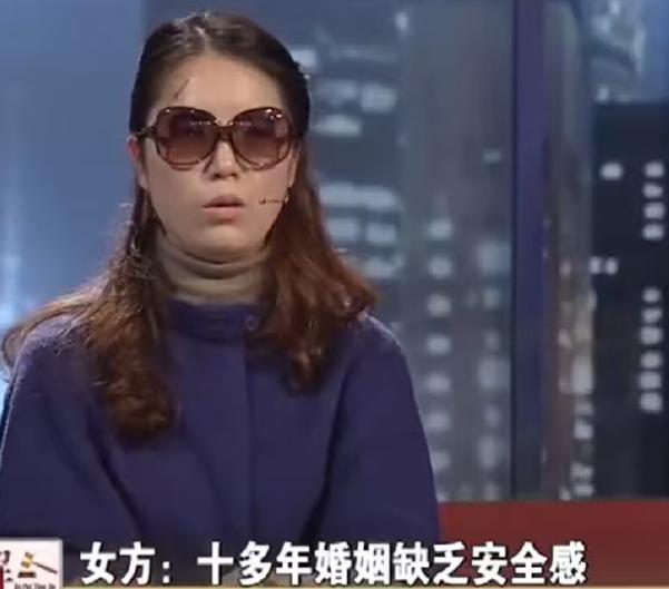 一个男人手里经营着十几家酒店，生意做的很大，手里不缺钱。

妻子刚生完孩子，身体