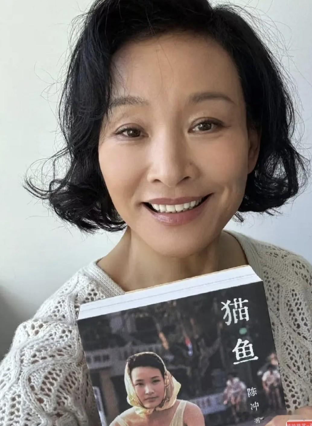 19岁的陈冲在纽约学校医务室，医生要她把衣服全部脱了做检查，当时她还太年轻，而且