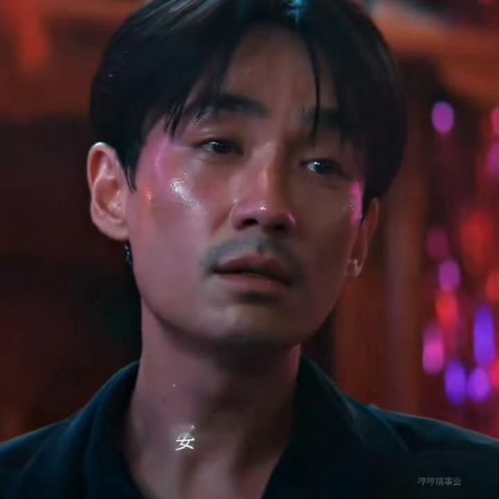 朱一龙的表演简直每一帧都值得拿出来细细品味。这一段出人头地时，眉毛上抬下巴上扬，