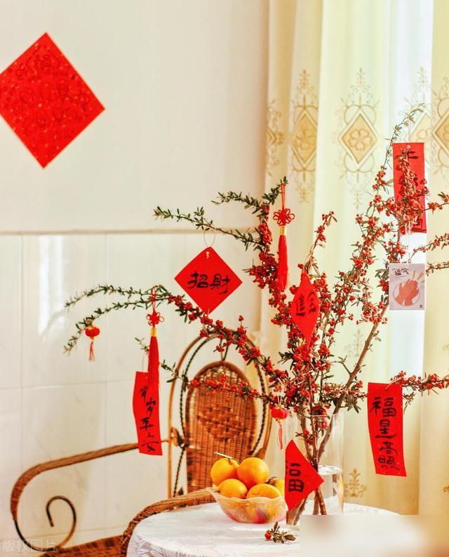 龙年要到了谁不想家更有福气啊！最近好多刚搬新居的朋友都在找，龙年摆啥花能添喜，咱
