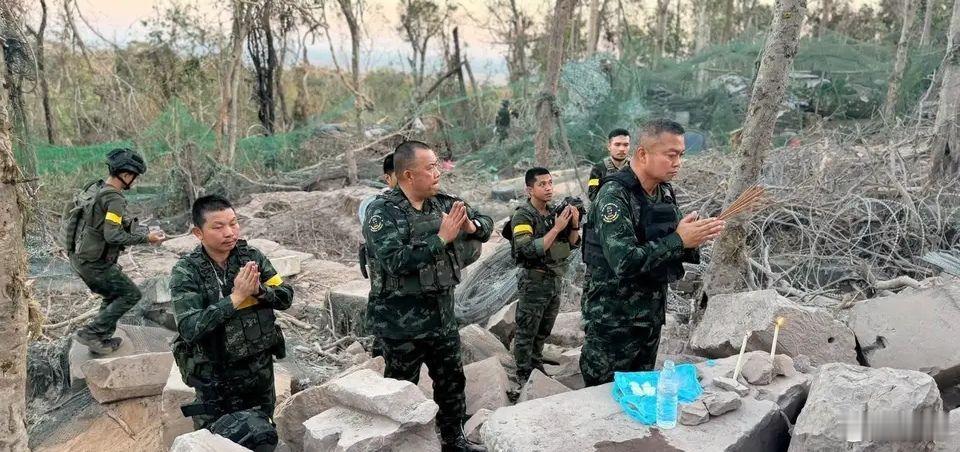 遇佛上香 见贼掏枪直接、干脆、普通人都能看懂，是民心所向！泰国总理兼内政部长阿努