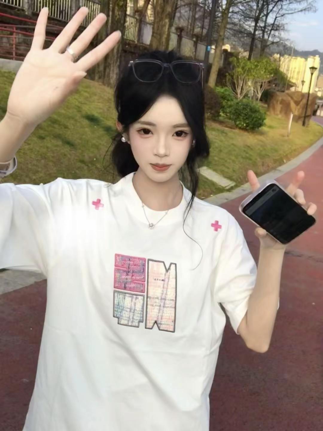 感觉到好炽热 刚好是你经过～ 少女感 春日穿搭 韩风