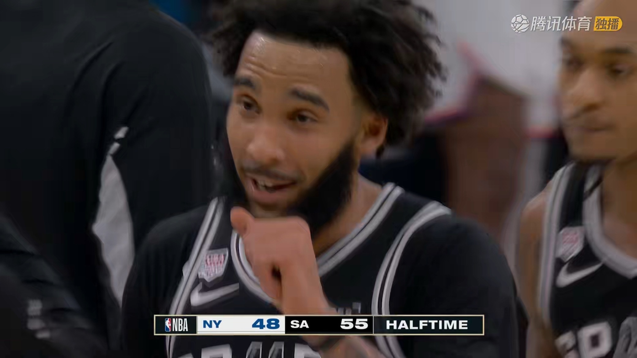 准的可怕！尚帕尼半场三分6中5砍下15分尼克斯vs马刺NBA