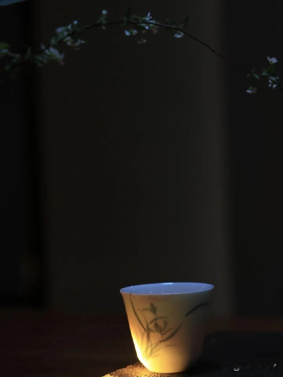 停止精神内耗的3个高级思维
请一定收藏

您有没有这样的感觉：
一天到晚没干什么