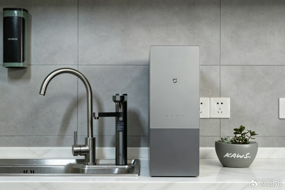 米家的净水器我可以说得上是几乎每款都用过了，但体验了这么多款突然发现，白色外观确