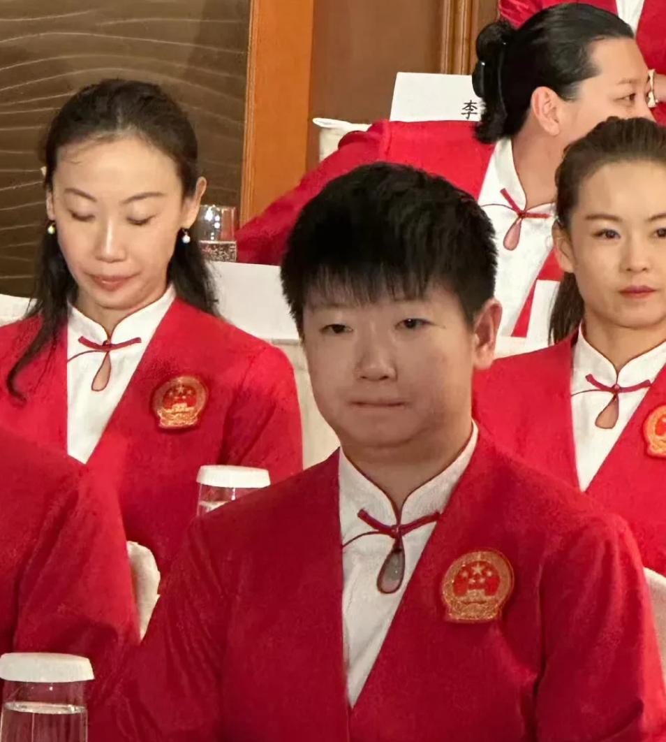 哎呀，港媒最近给孙颖莎封了个新称号——“莎局”！😮

8月30号，港媒报道说孙