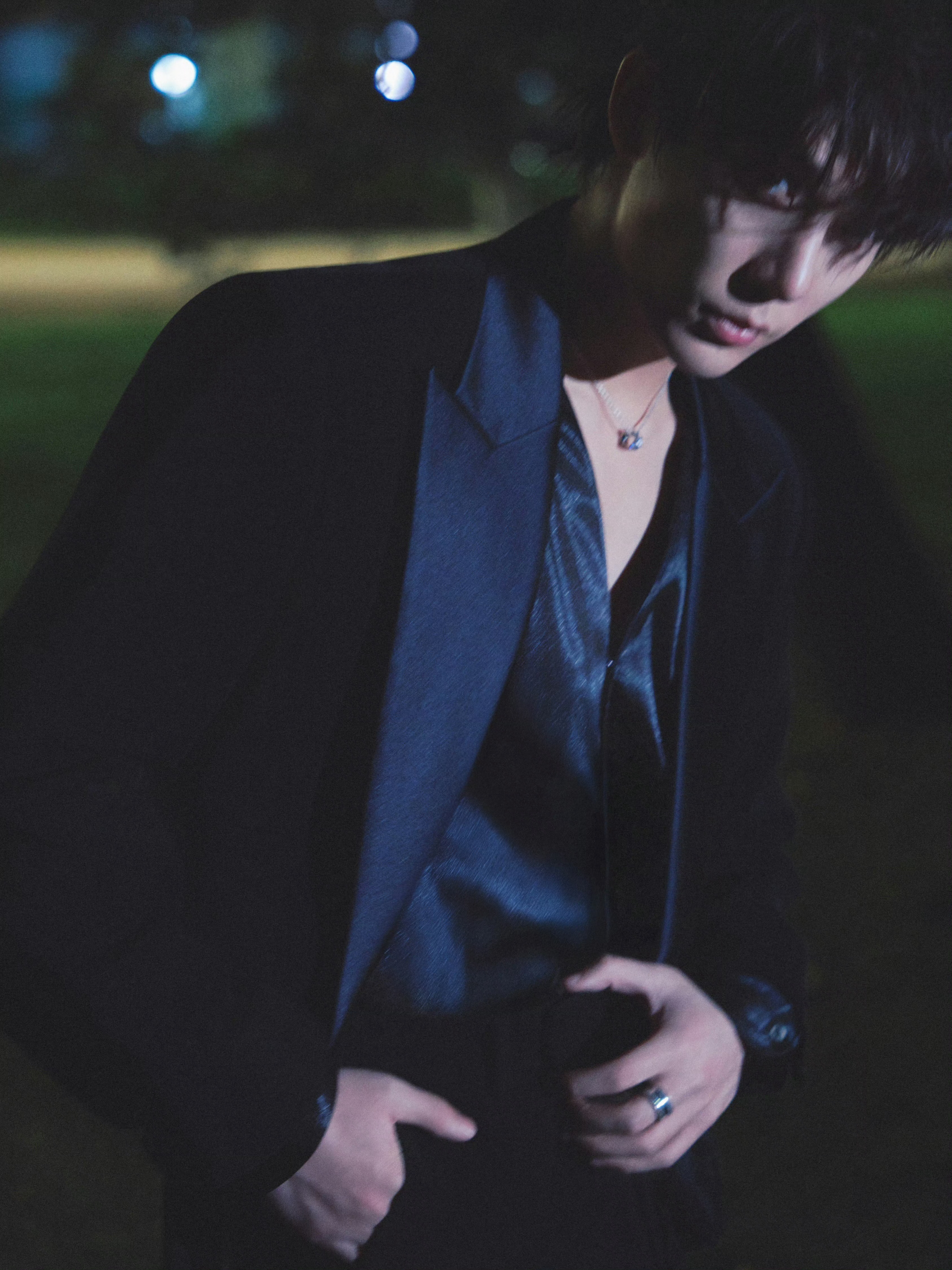 星光大赏出图王安宇星光大赏出图，夜幕下的暗夜王子。王安宇这组也太帅了2025腾讯