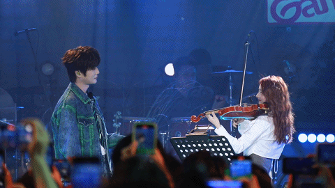 #陆虎这是我的妻子陈曌旭##陆虎亲了陈曌旭# “这是我的妻子”陆虎陈曌旭录制《1