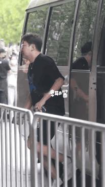 大头现在只忙着晒太阳[大笑]
大家都开始上下训了[加油][加油]
