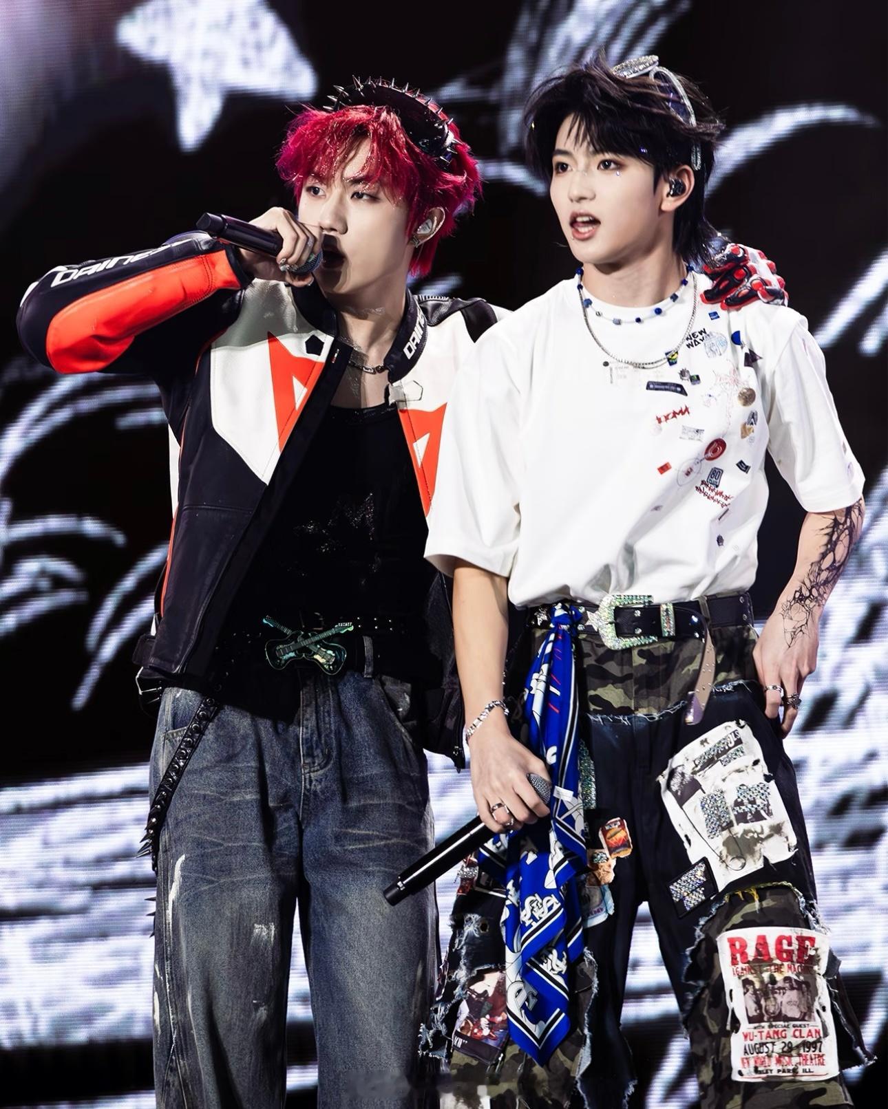 荣耀之战：穆祉丞 张子墨合唱《同手同脚》 