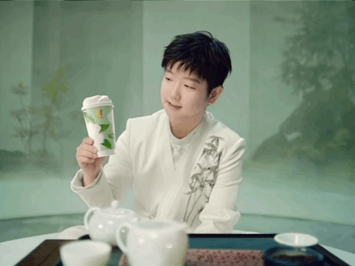 和孙颖莎一起喝原叶奶茶莎莎泡茶🍵 ​​​