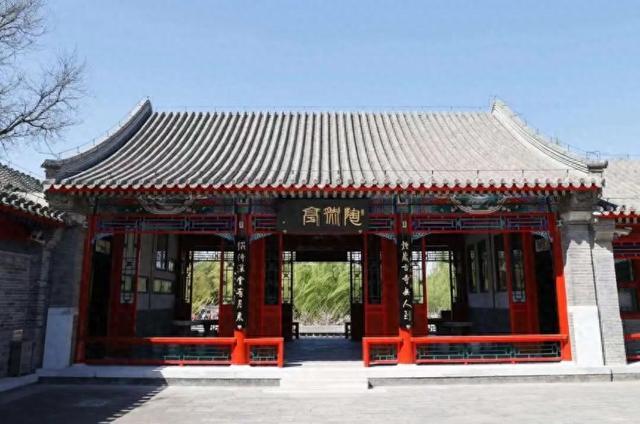 因天气原因，陶然亭公园“滑冰”项目今日中午停止运营