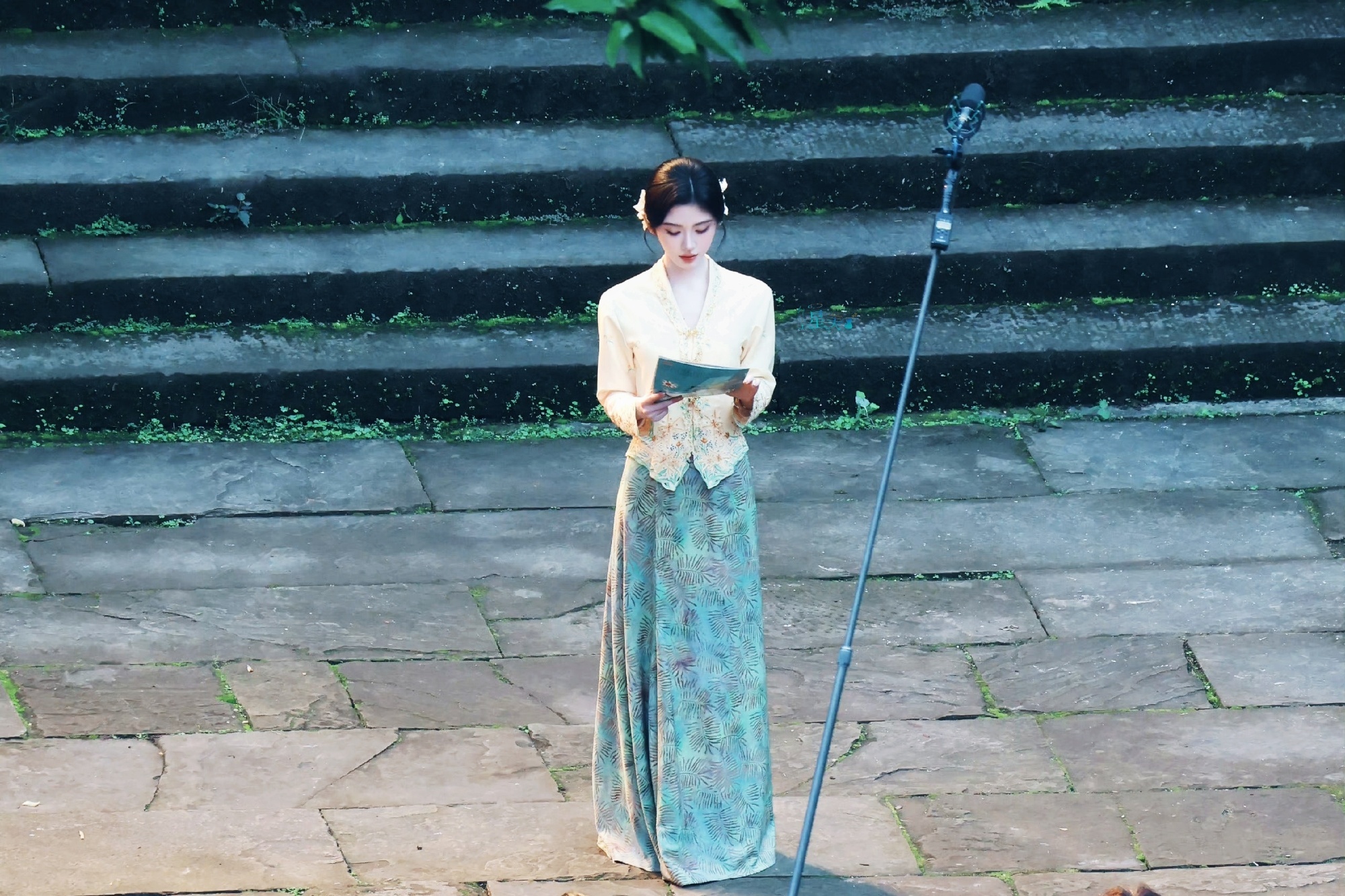 jjy鞠婧祎万花世界 jjy鞠婧祎苏绿夏 终会相见的，就像秋风吹叶，如约而归​​