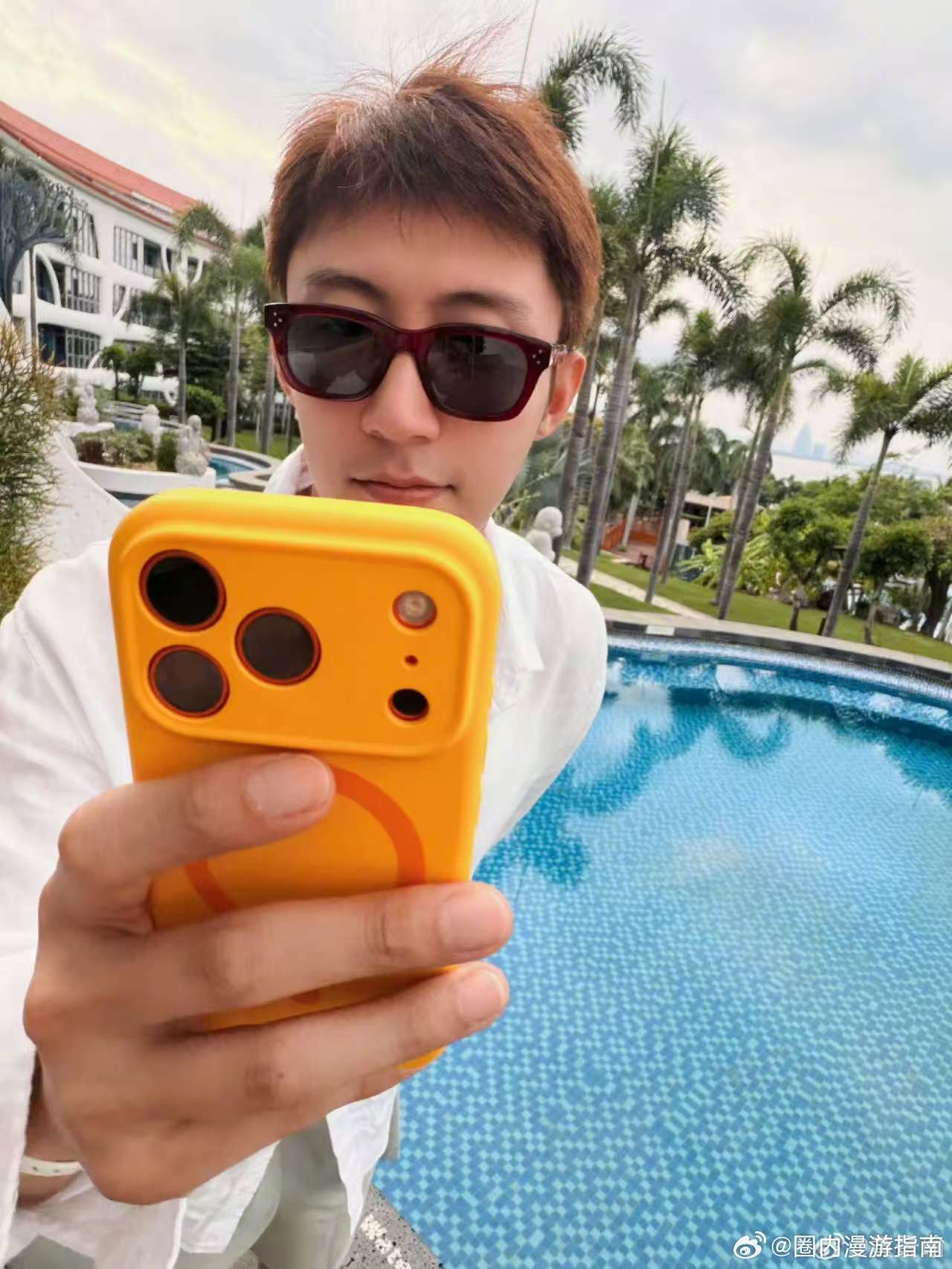黄景瑜染头发了黄景瑜什么时候染的头发  黄景瑜三十多岁了开始叛逆了，拍完军警题材