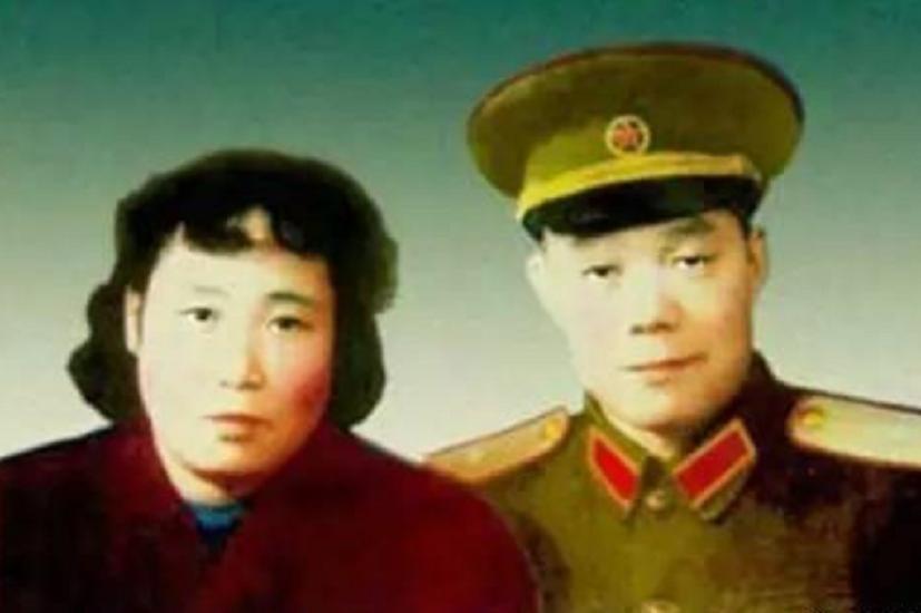 1944年，战友给钟炳昌介绍对象：白求恩医科学校的校花，要不要？

“1944年