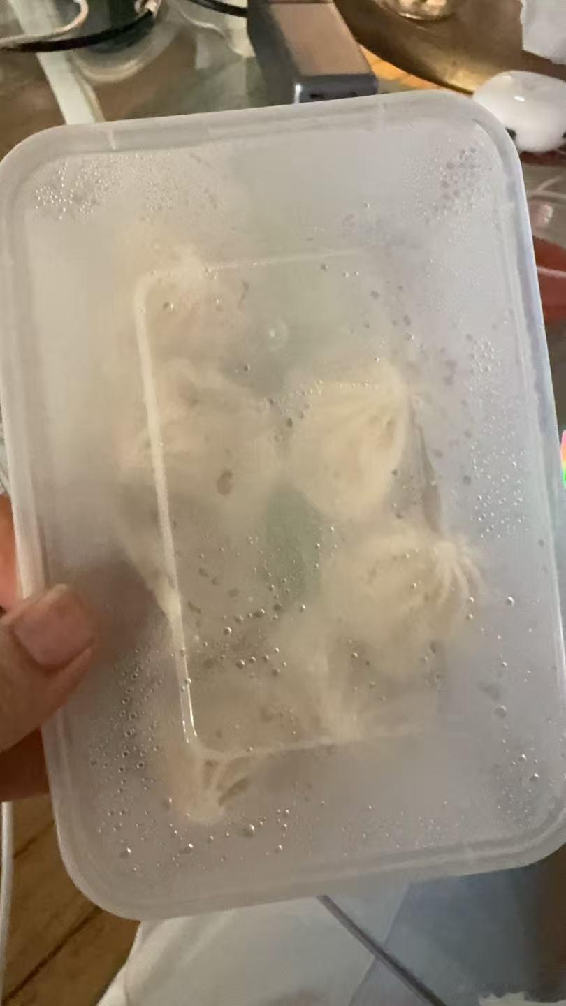 说句题外话，这个小笼包怎么敢卖160块的，巴黎物价是真的有点夸张曝Bin短期内不