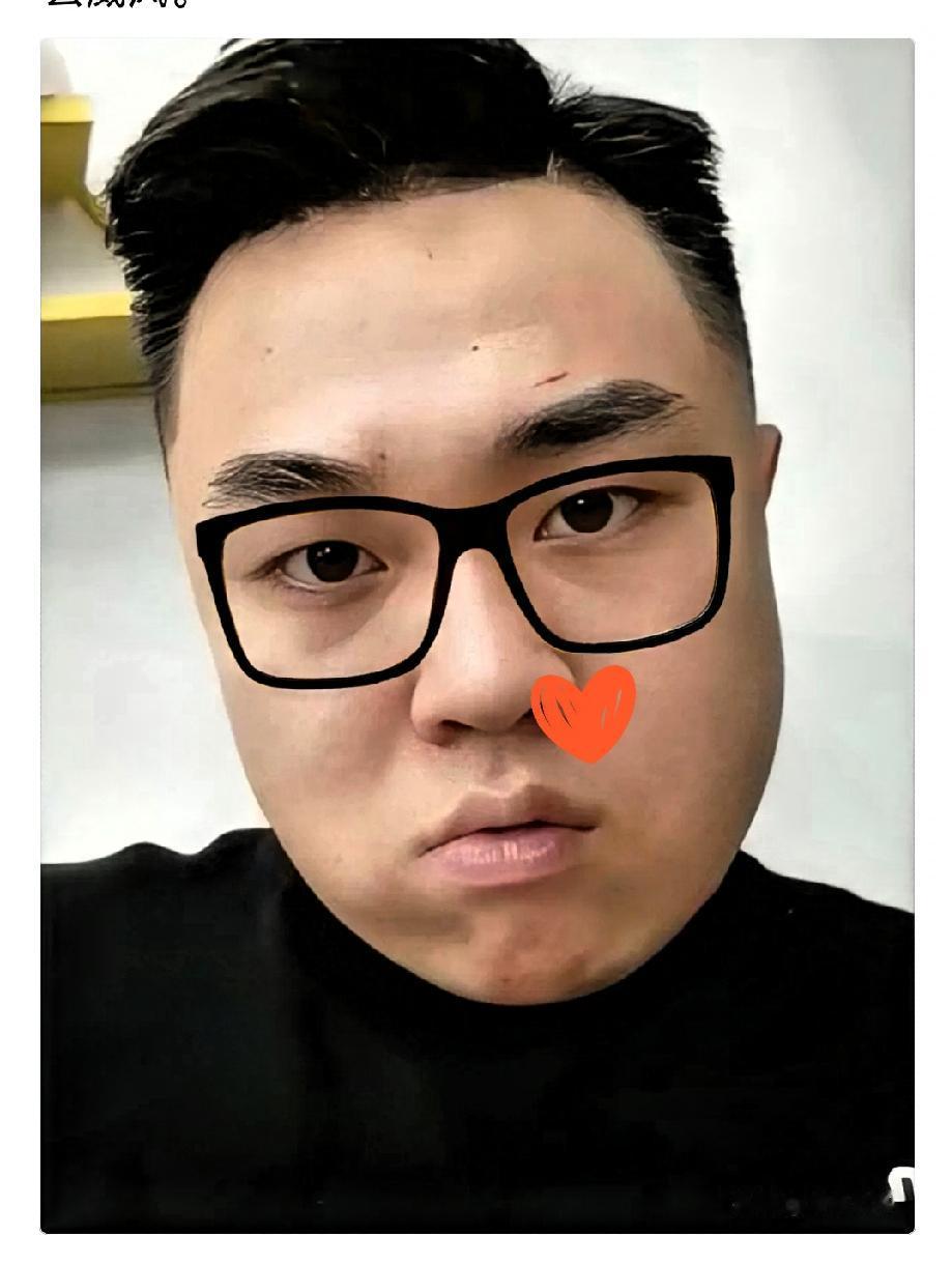 真不敢相信，
河南郏县的刘某飞的底细是这样的。

我特意去翻了翻后续，这两口子就