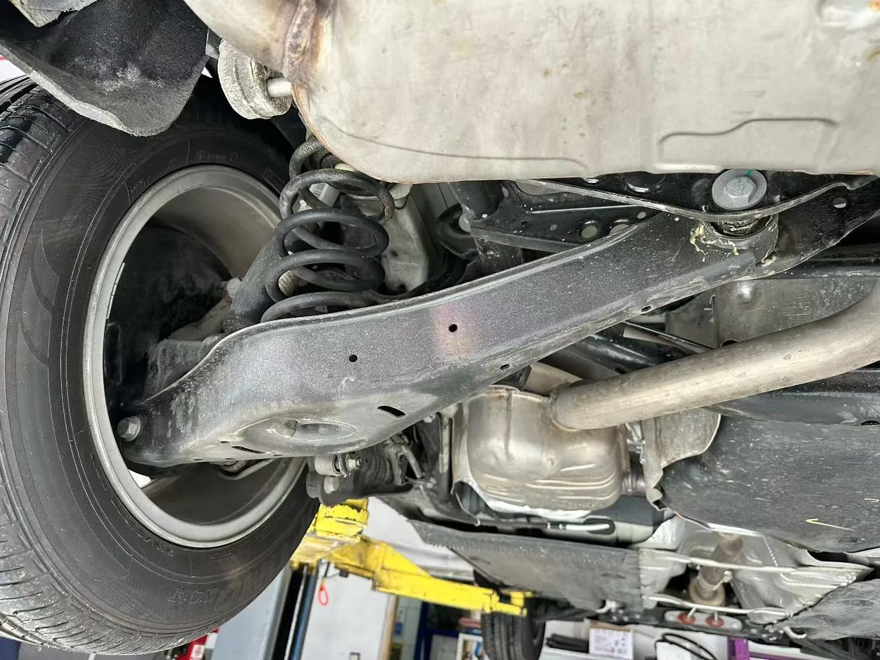 给西安我哥淘了一个17年野帝，2万多公里，大上海的车，看看底盘，真新~