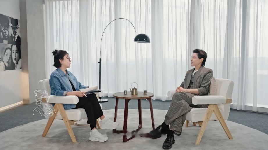 易立竞问向佐郭碧婷还爱他吗？他沉默了

被问对两人的婚姻还有信心吗？向佐十分肯定