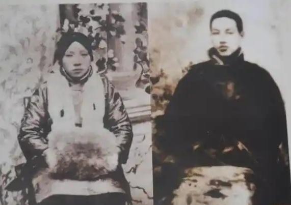 毛福梅曾经说，自己的老舅每次见到蒋介石，总要报复他一下，从不例外。
这句话流传于