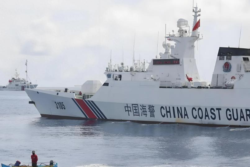 中央绝对有高人，这盘棋下得实在太高了！很多人盯着台海，只看到解放军战机常态化绕台