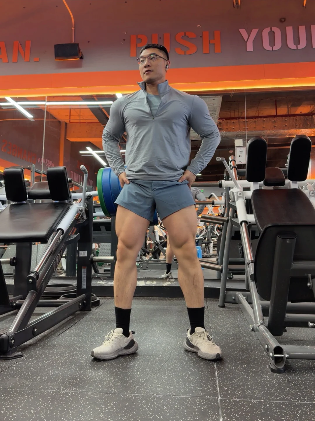 活生生练了个腿