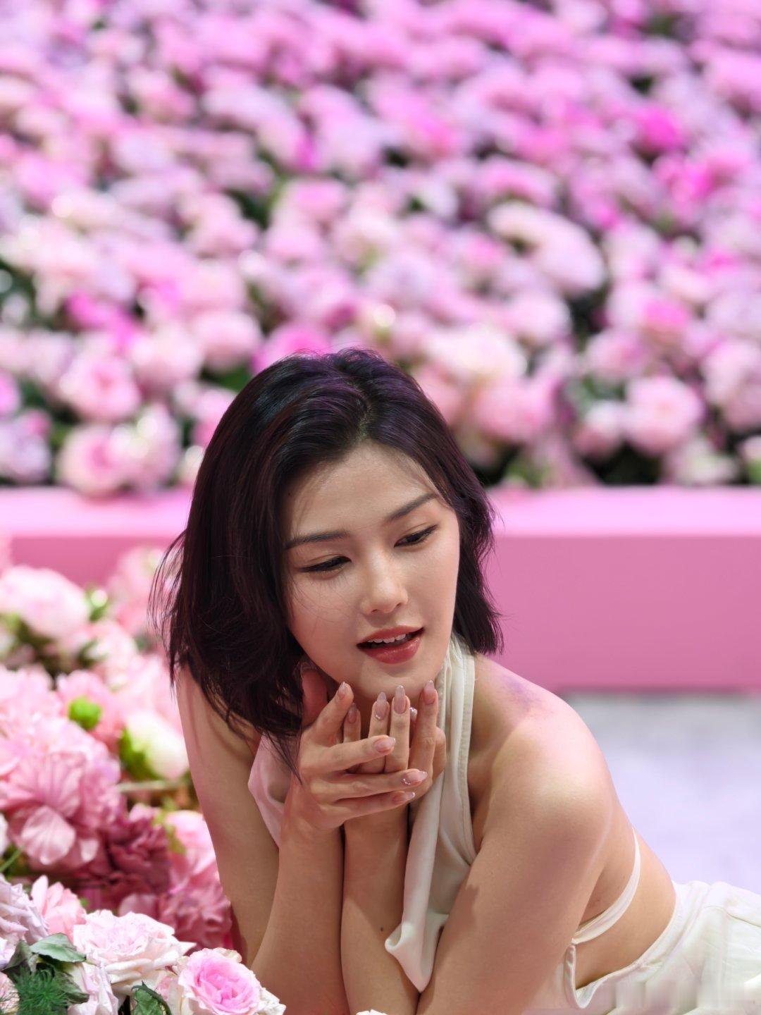 车企居然发布秋冬流行色 东风日产这波颜值营销是可以的，东风日产也是有钱请短视频顶