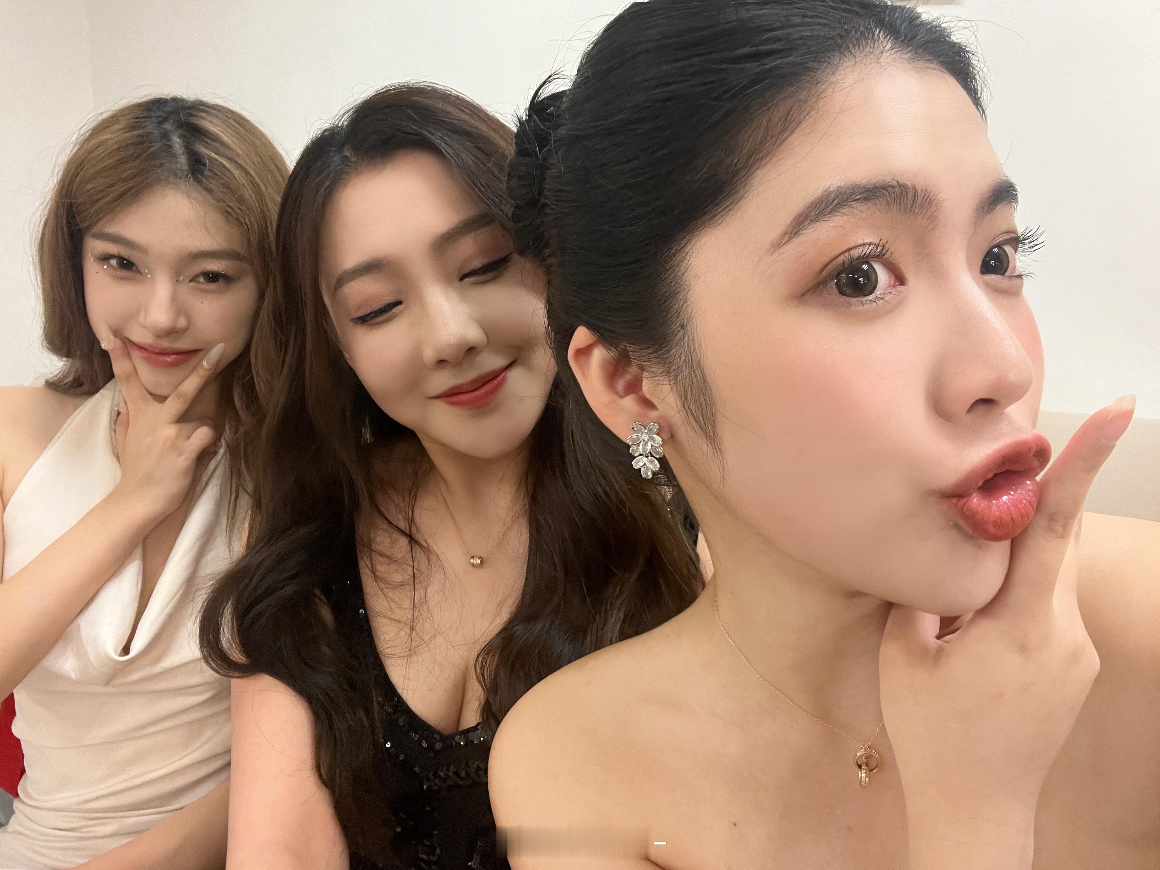 久违的🧣微博  ​​​