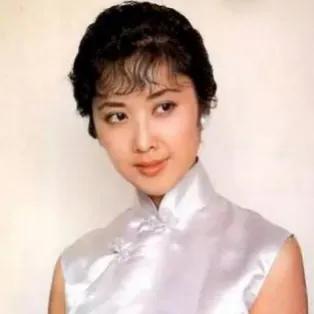 87版《西游记》里美女如云，我觉得最美的是朱琳和马兰，她们两个都是气质性美女。朱