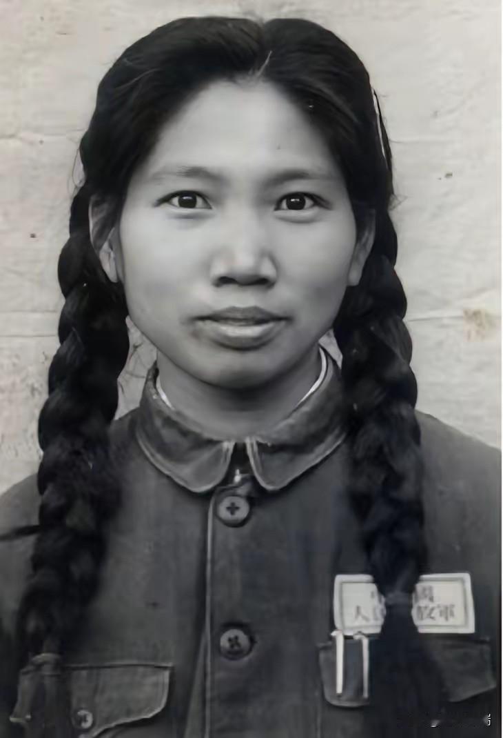 湖南女兵李俊建：一手好字让她从卫生员调任团部文书，1951年随补训14团入朝，在