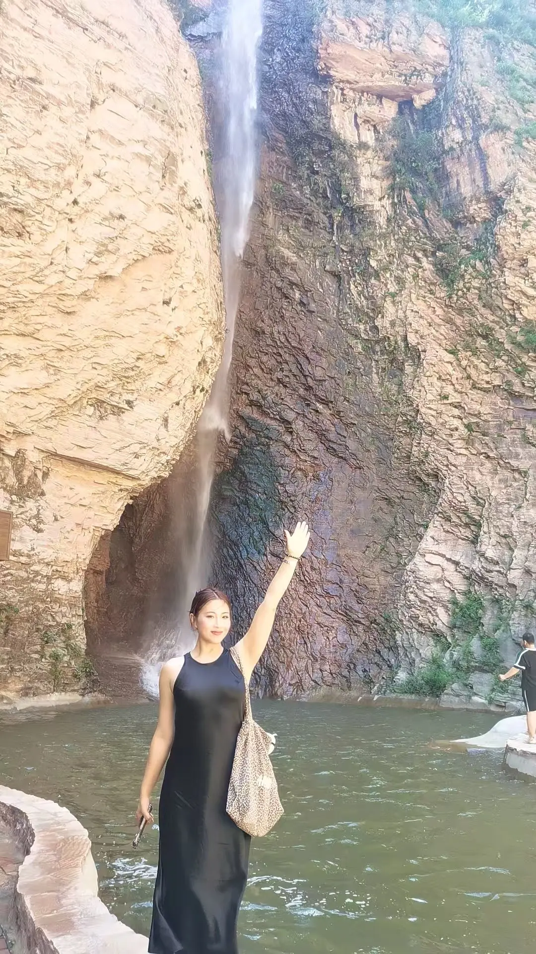 都说山西好风光，山美水美，人更美