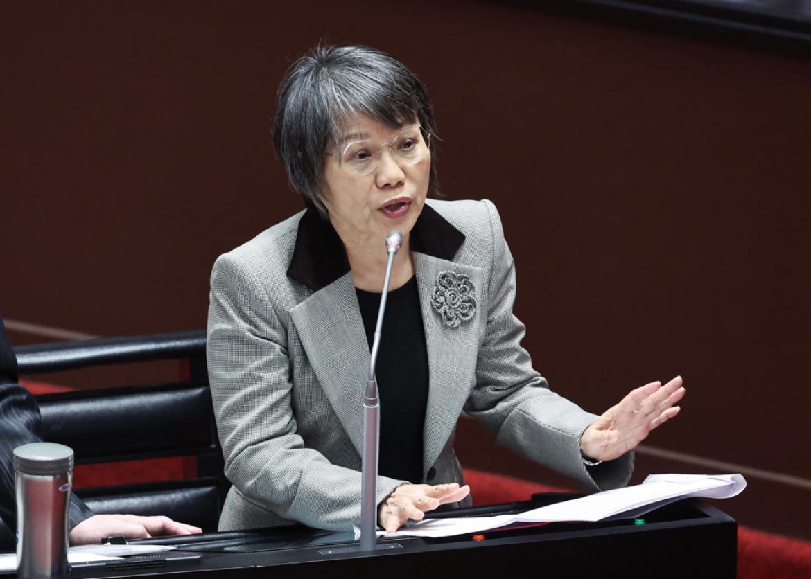 刘世芳耍官威，报应很快就会来。
就在前天，陆配李贞秀在台立法机构初次质询，刘世芳