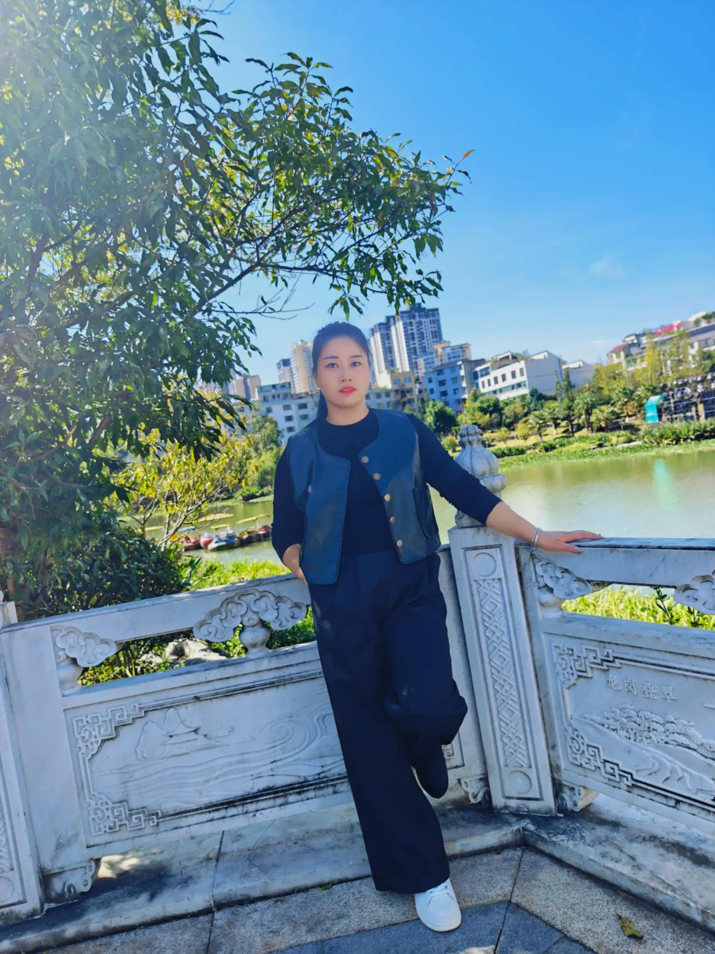 心平气和是人生最美的风景，情绪稳定是一个人最好的风水，深知生活不能事事...