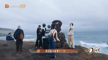 #金晨拍照全身上下没有不疼的# 金晨是怎么想到这些奇奇怪怪却又可可爱爱的拍照姿势