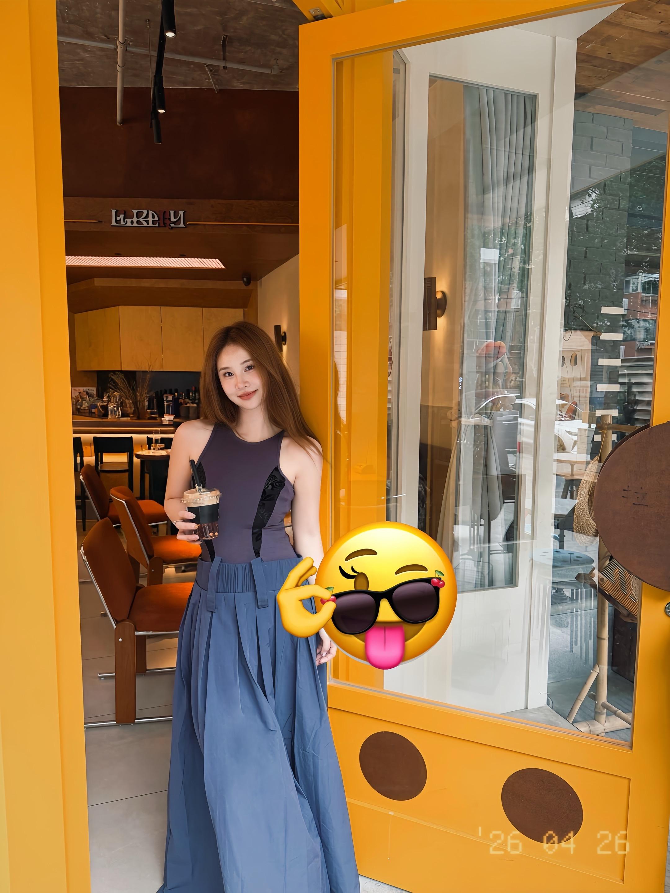 喝上了美丽废物小狗🐶拿铁。