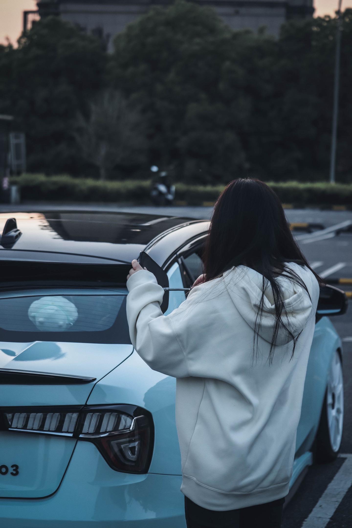 在最好的年纪有一辆自己喜欢的车就很幸福了