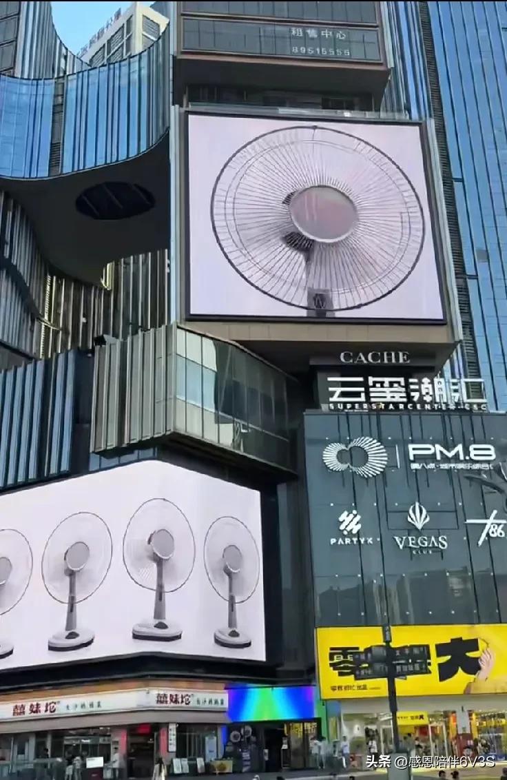 都给降温了嗷，长沙可别说热了嗷！
长沙 ＃长沙也颠了＃精神降温＃我在长沙冒个泡