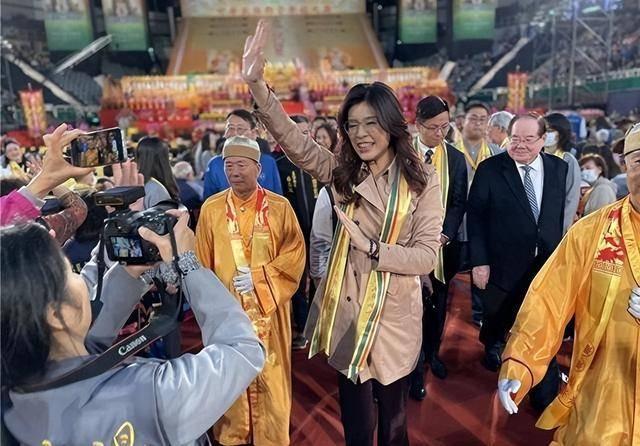 赖清德不是郑丽文对手，萧美琴、苏贞昌、陈其迈、卓荣泰、沈伯洋更不是郑丽文的对手。
