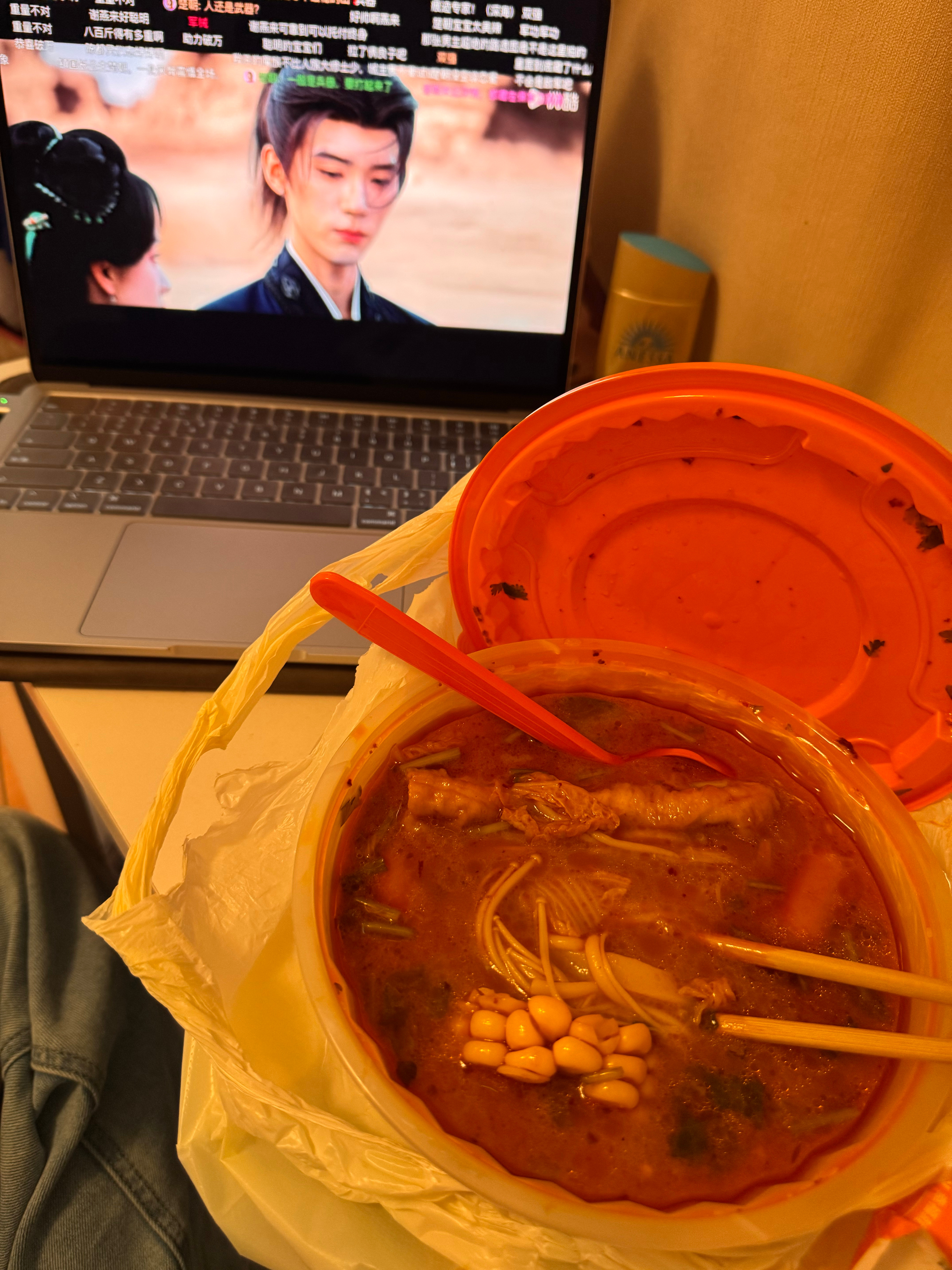 全世界最爱吃麻辣烫之人。 