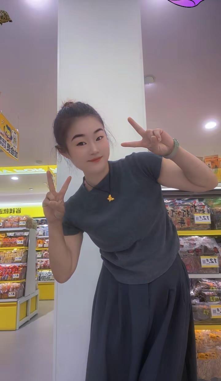 生活不会辜负每一个默默努力的人，现在吃过的苦、熬过的夜，终会变成往后的底气。不必