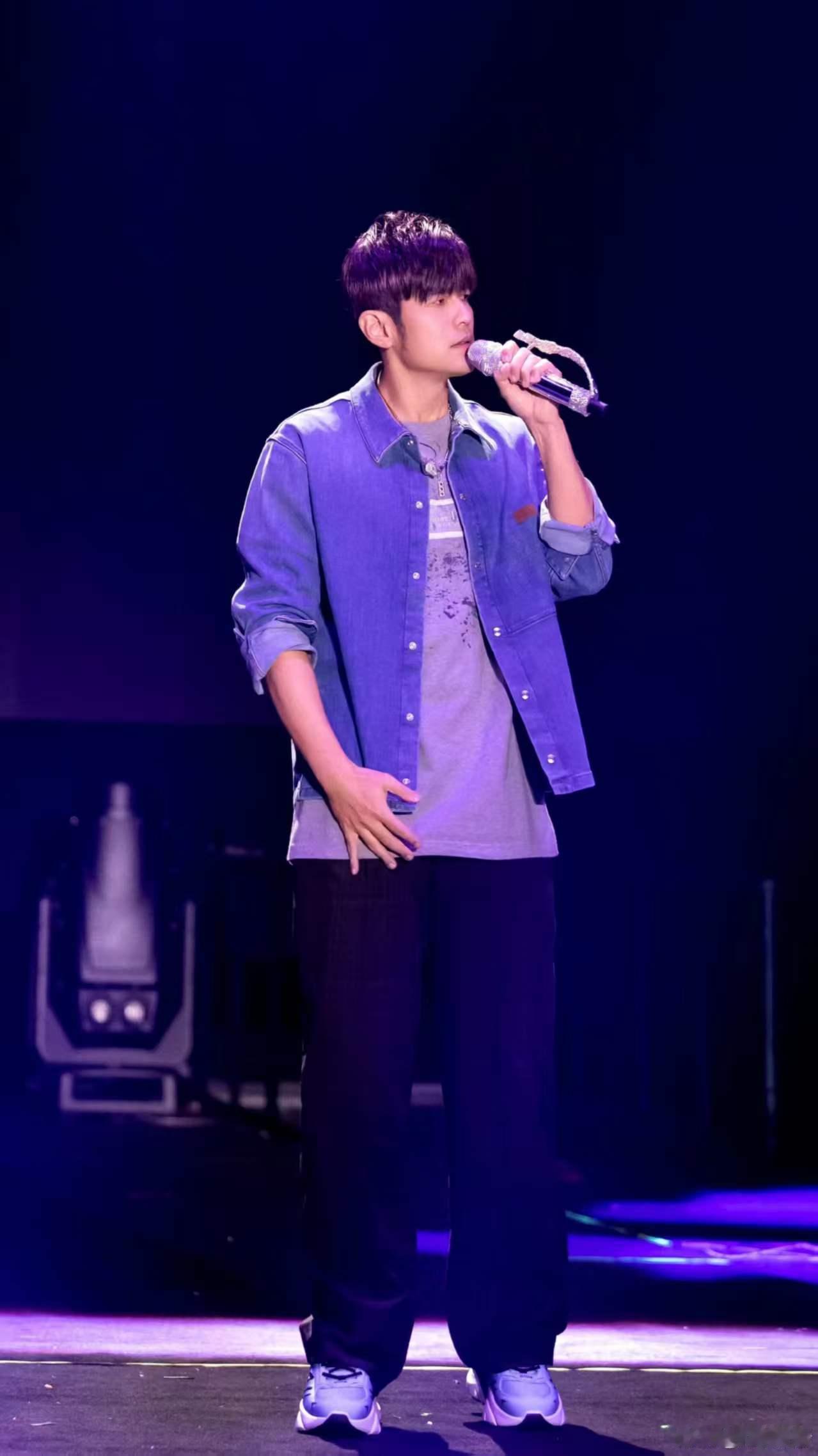 周杰伦私生子风波后更新ins周杰伦疑似回应私生子传闻来看 