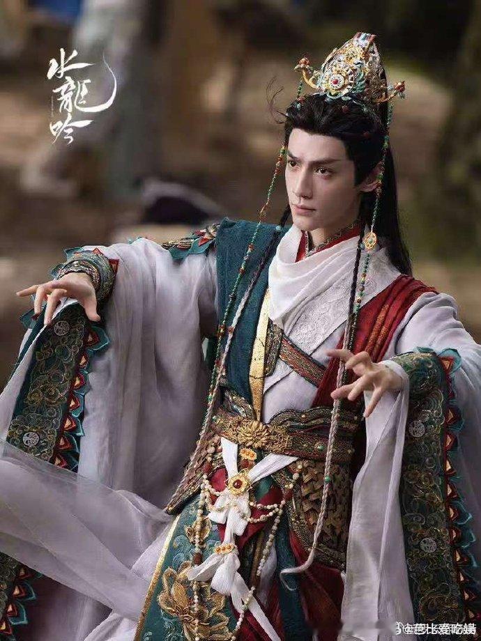 水龙吟人脉 《水龙吟》的人脉热度也太惊人了！随手刷都能看到好多明星在提，完全配得