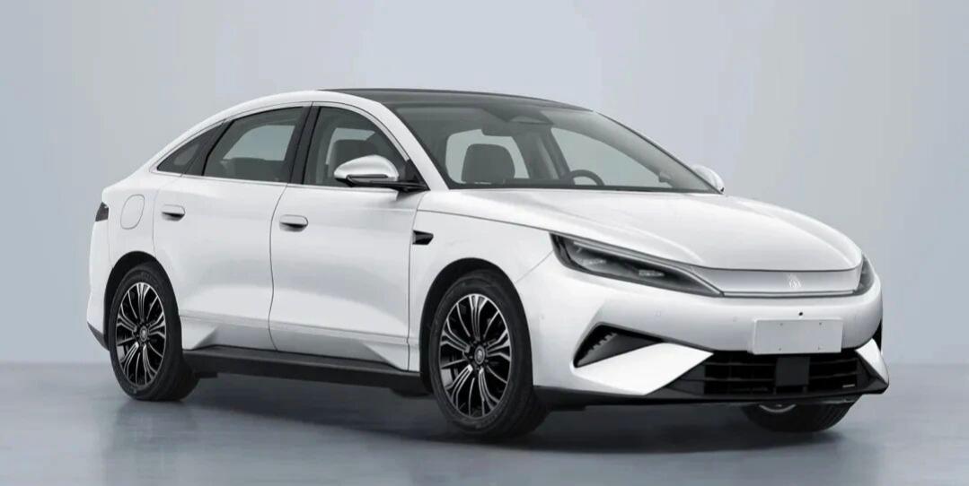 刚看到比亚迪大秦MAX和大海豹06 MAX两款车型的信息，均为纯电车型，但尺寸都