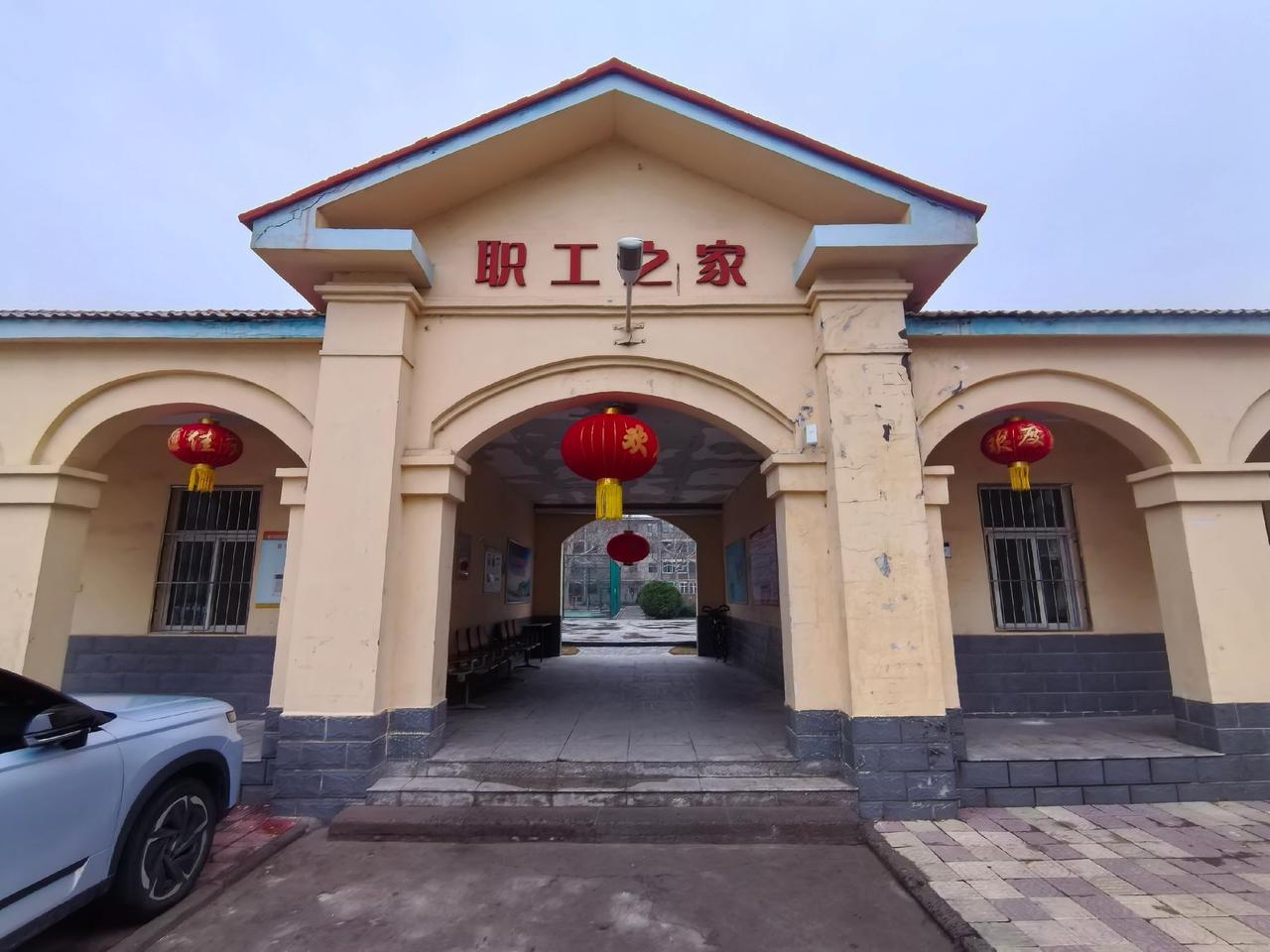 河南护理职业学院北院区
老校区有点老，不过她是更多以往学子的梦想启航地！
河南护